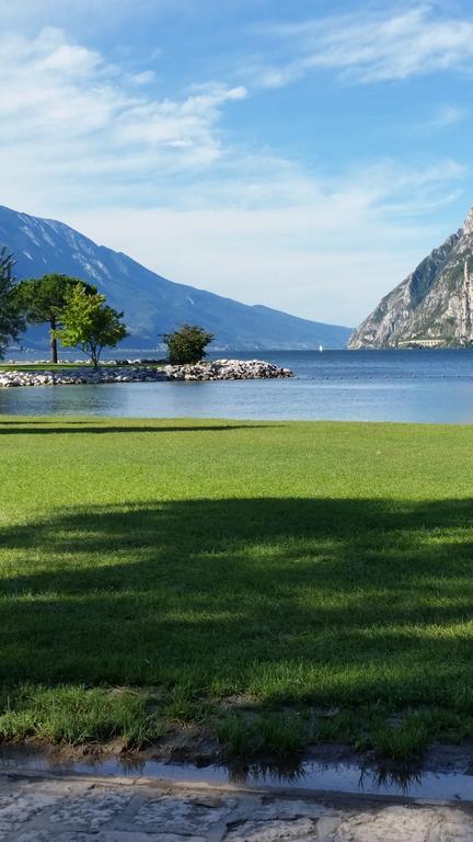 Apartment Weiss Home Riva del Garda Exterior foto